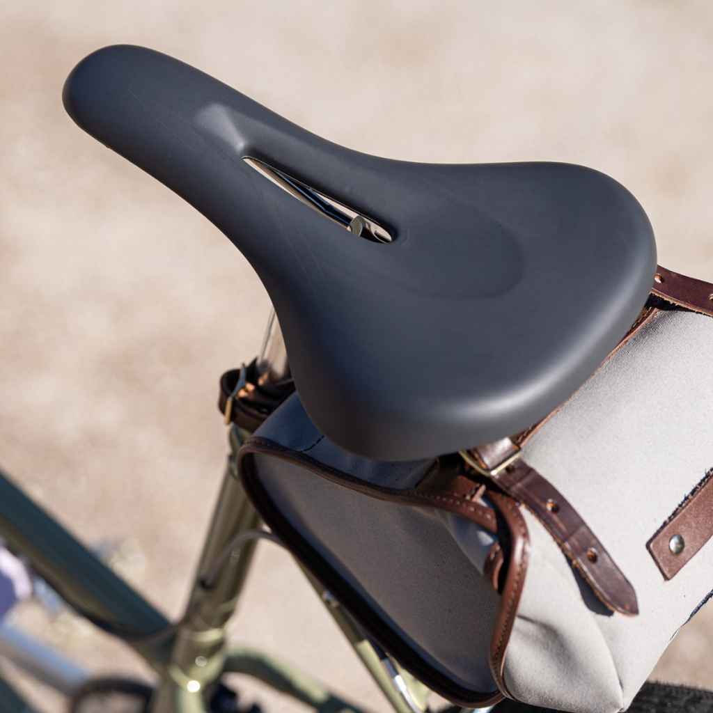 ★Rivendell comfort saddle 182.55 サドル★ SADDLE 182.55 (Plastic, vegan, comfortable) – Rivendell Bicycle Works