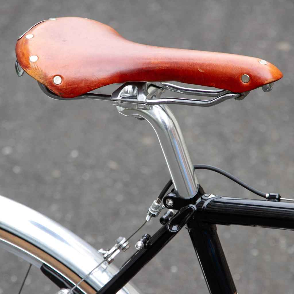 BROOKS* swallow chrome (honey) - BLUE LUG GLOBAL ONLINE STORE