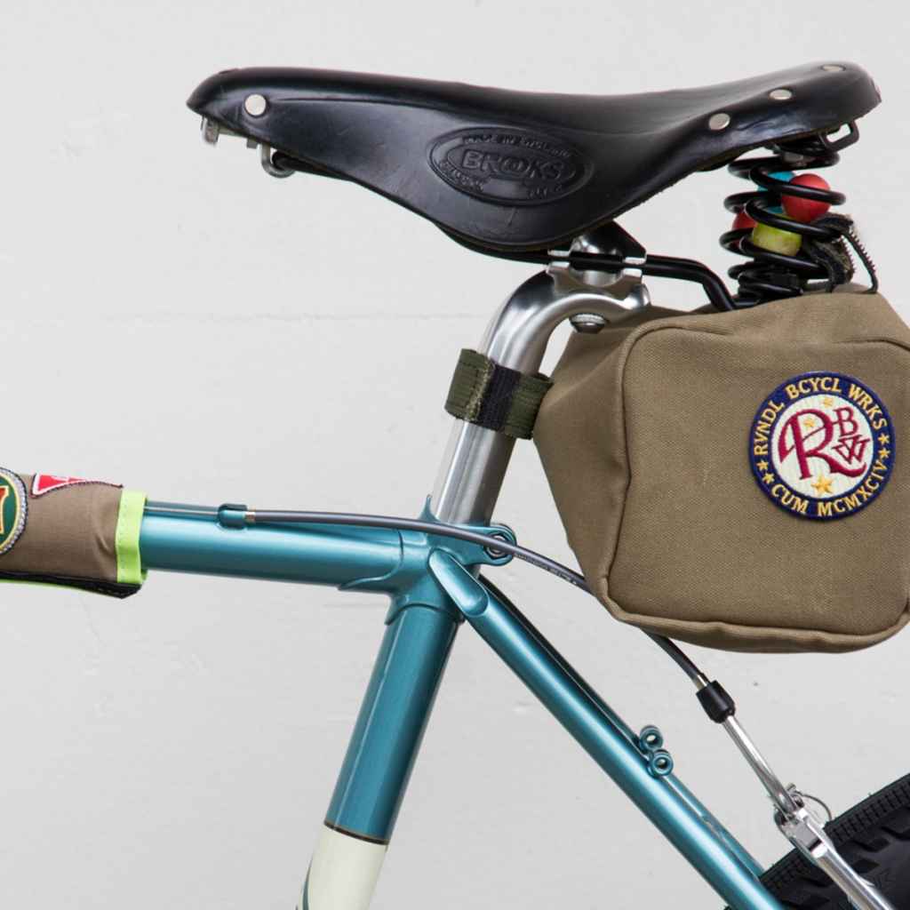 BROOKS* b17 flyer (black) - BLUE LUG GLOBAL ONLINE STORE