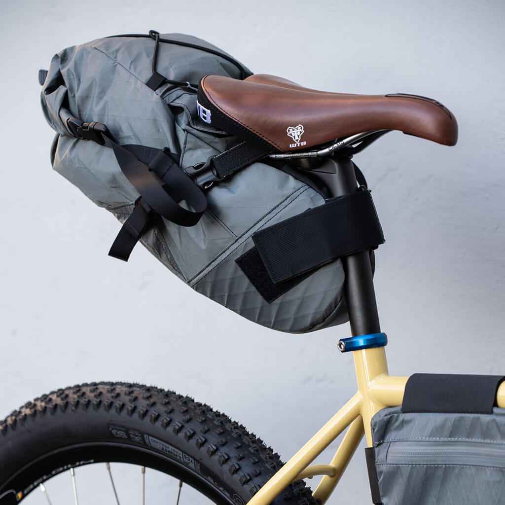 FAIRWEATHER* seat bag (brown) - BLUE LUG GLOBAL ONLINE STORE