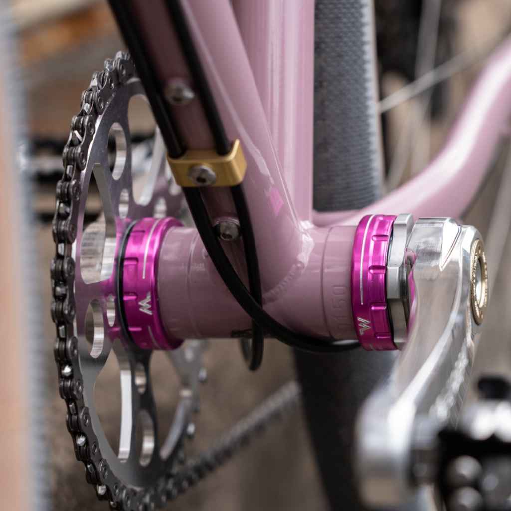 B' Flow ピンク WHITE INDUSTRIES* BSA bottom brackets (pink) - BLUE LUG