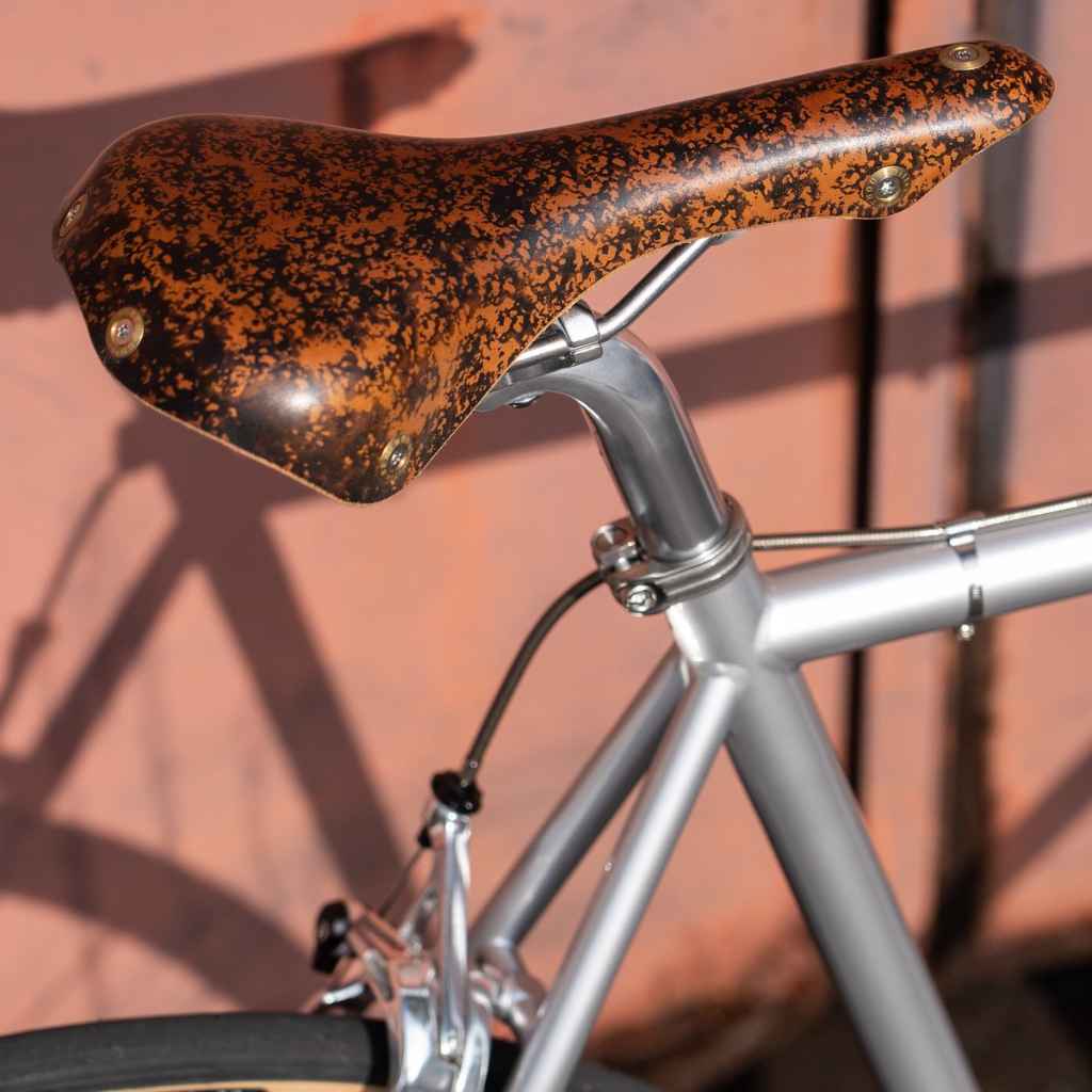 BERTHOUD* galibier leather saddle (cork) - BLUE LUG GLOBAL ONLINE