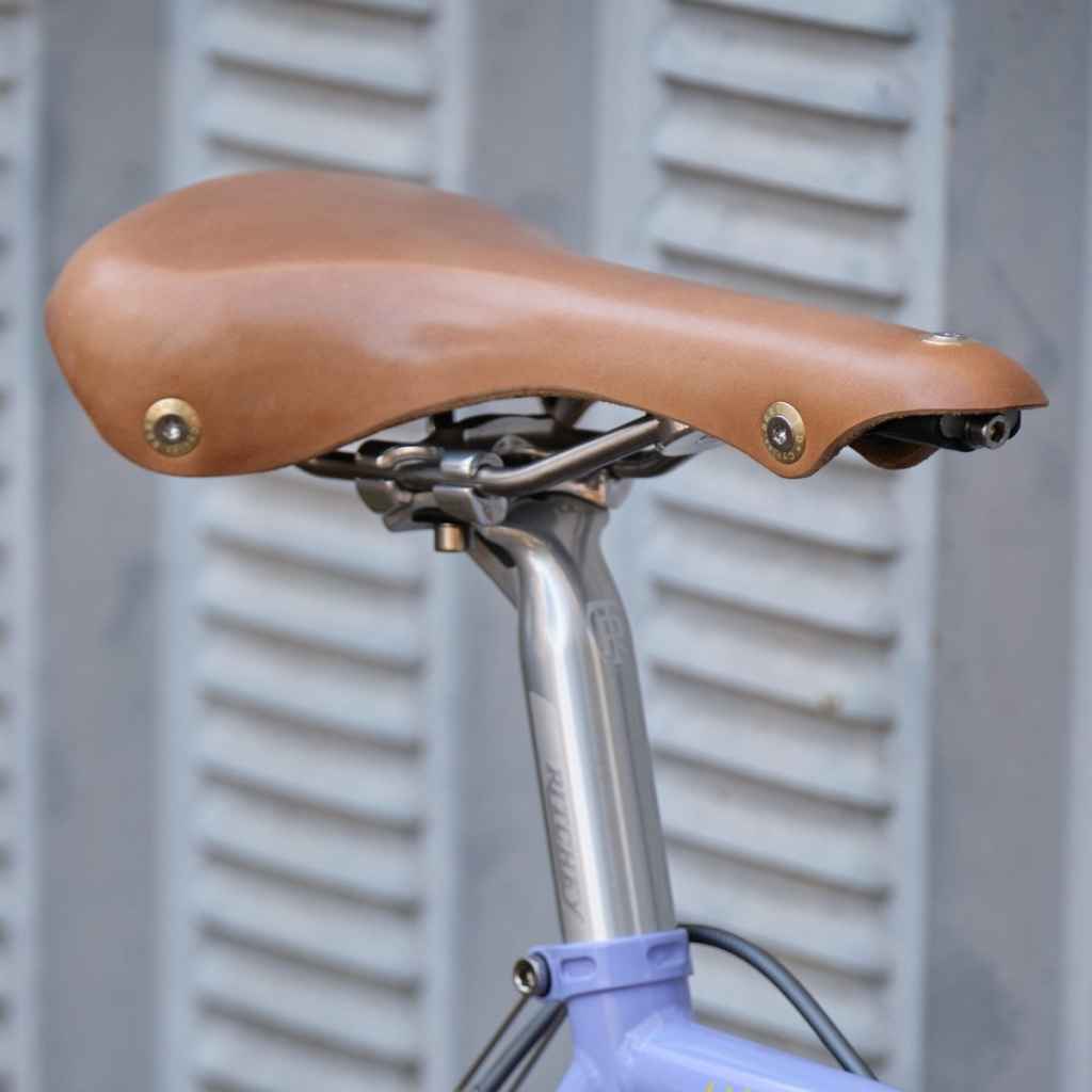 BERTHOUD* soulor leather saddle (natural) - BLUE LUG GLOBAL