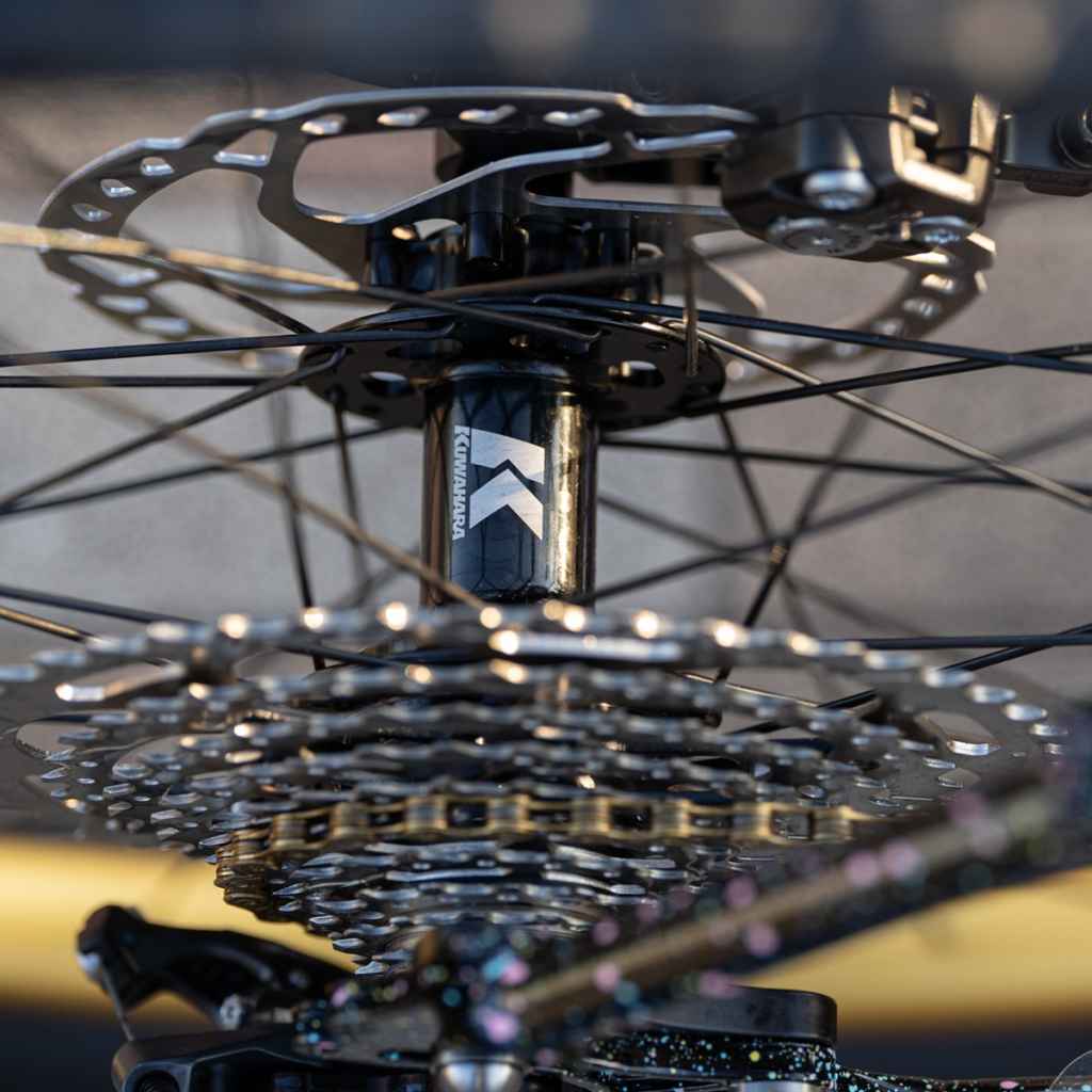 KUWAHARA* diavolo v3 boost hub rear (black) - BLUE LUG GLOBAL