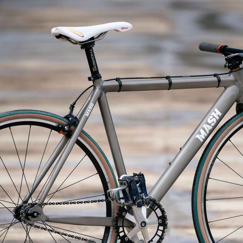 SELLE ITALIA* flite 1990 NJS saddle (embroidery white