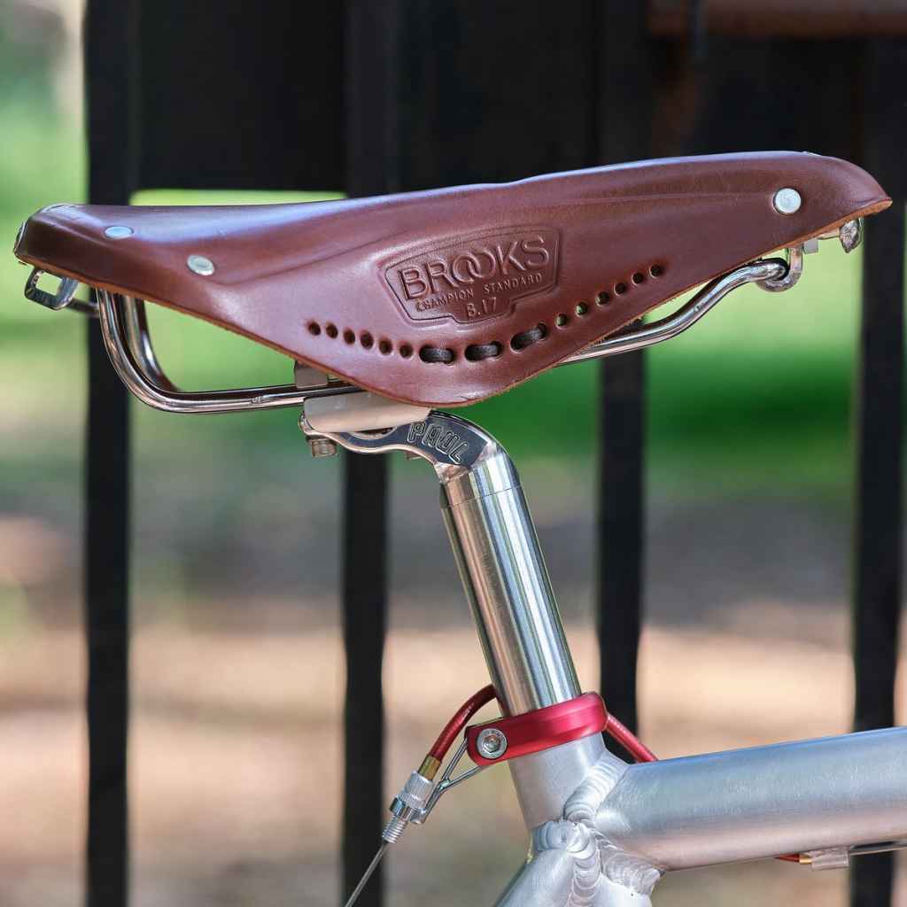 BROOKS* b17 carved (honey) - BLUE LUG GLOBAL ONLINE STORE