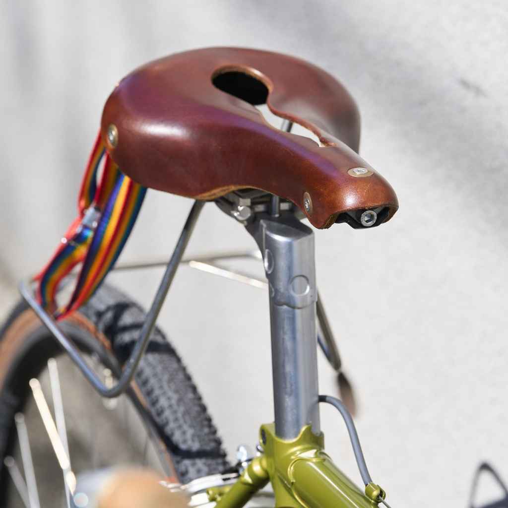 BERTHOUD* aspin open leather saddle (brown) - BLUE LUG GLOBAL