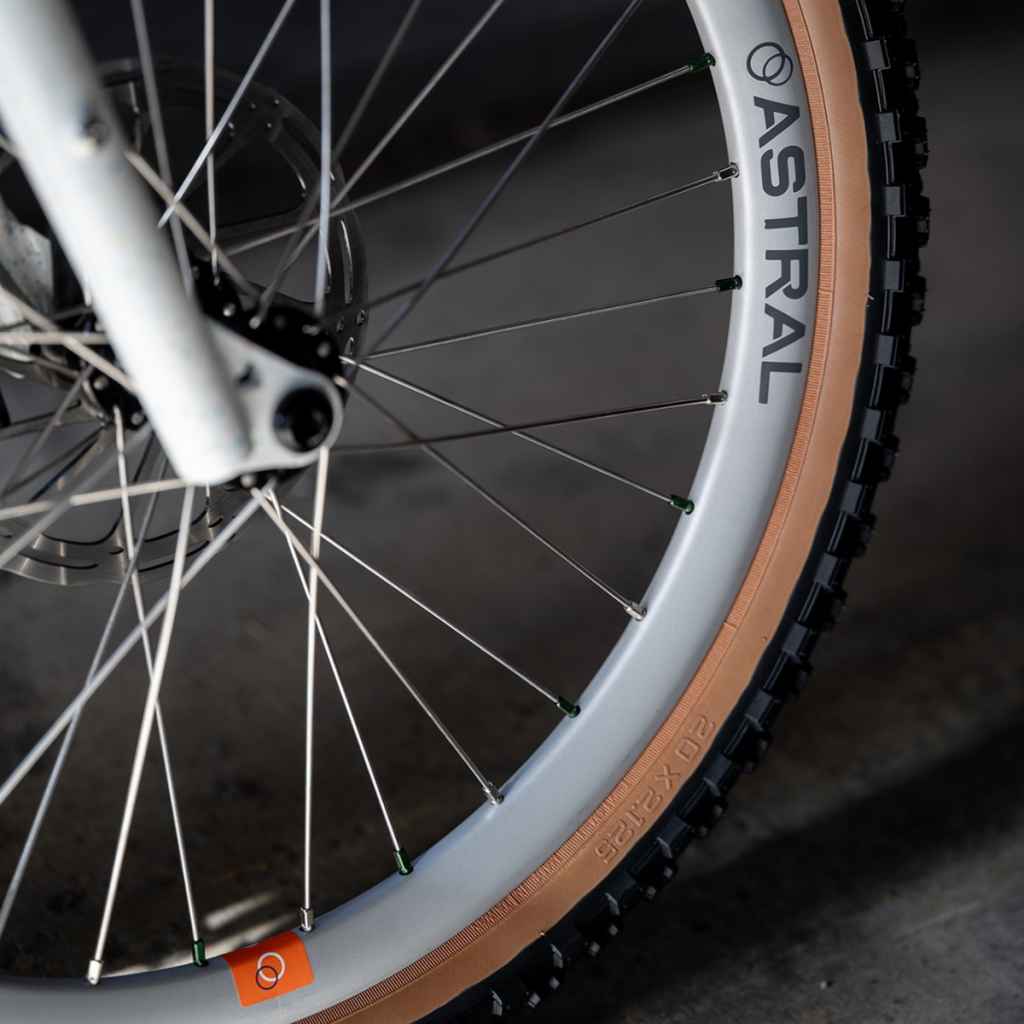 ASTRAL* outback rim 20inch (matt silver) - BLUE LUG GLOBAL ONLINE