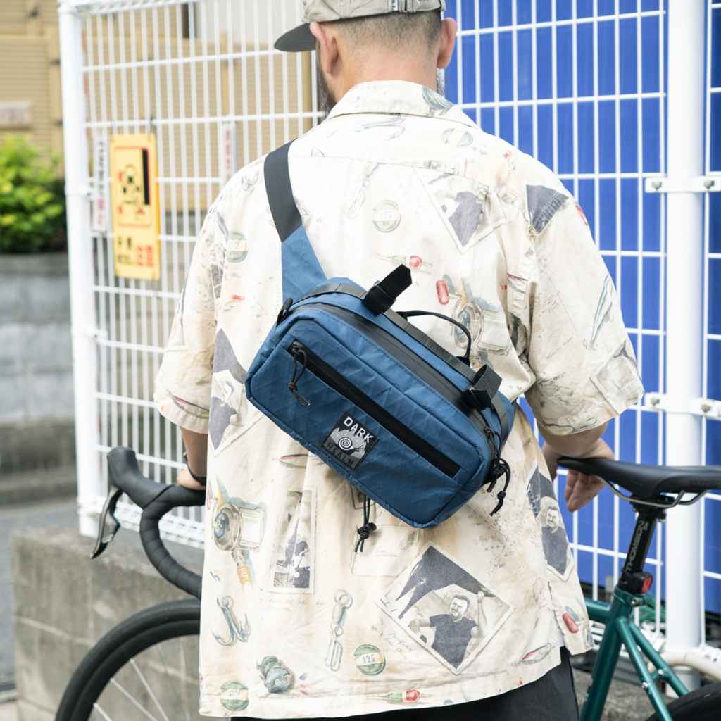 REALM* dual duty hip/handlebar bag XL (ecopak red) - BLUE LUG