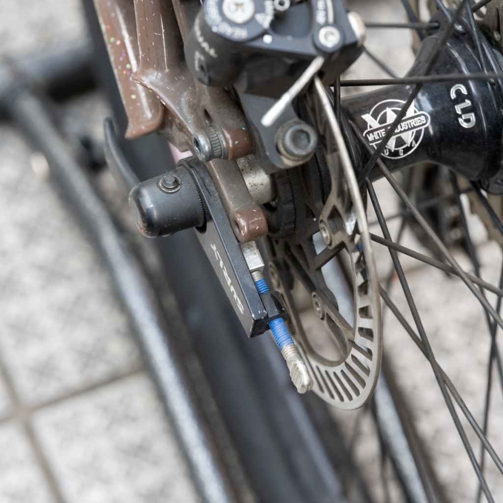 SURLY* snuggnut chain tensioner - BLUE LUG GLOBAL ONLINE STORE