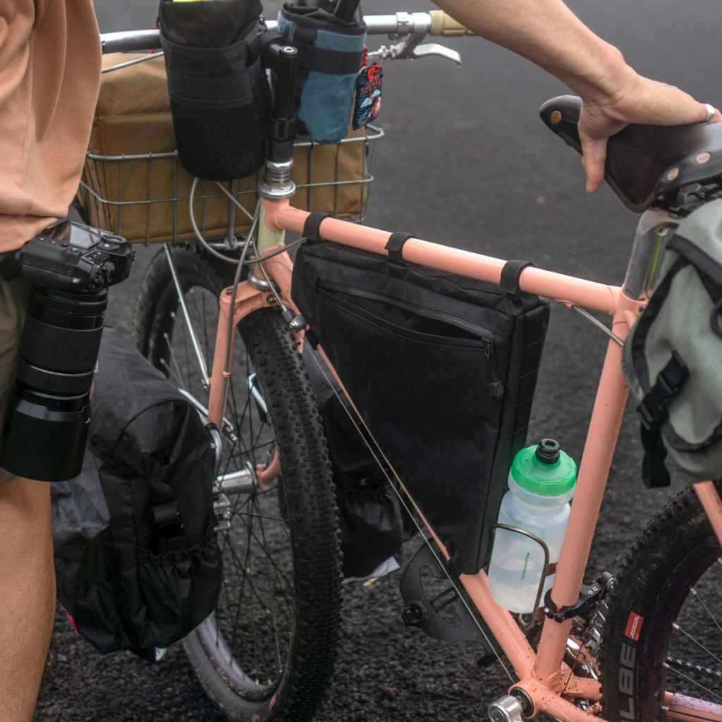 アクセサリー FAIRWEATHER frame bag coyote Bluelug FAIRWEATHER* frame bag ADV (ecopak/coyote) - BLUE LUG GLOBAL