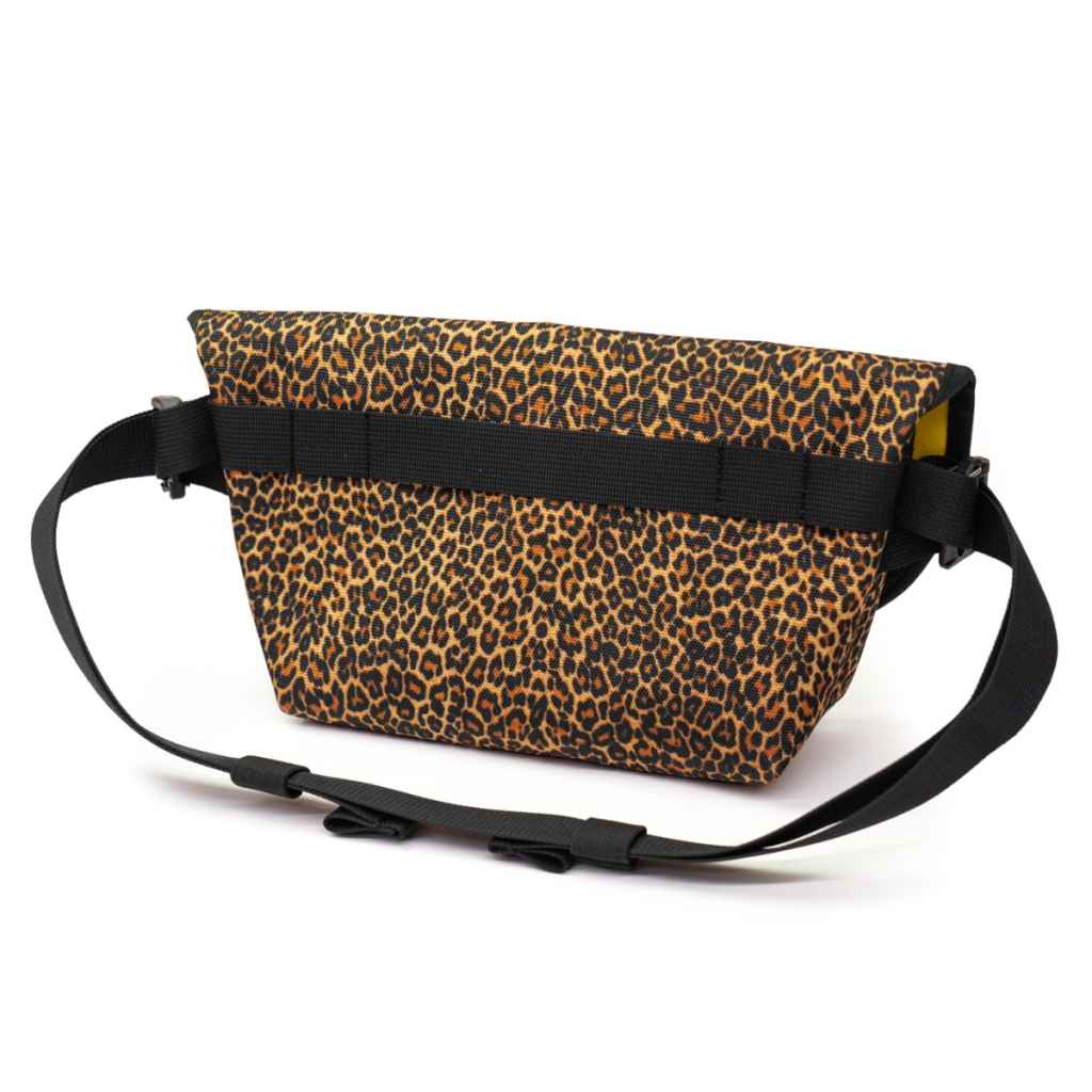 レビュー高評価の商品!の商品をすべて messenger hip LUG* BLUE (leopard) STORE ONLINE GLOBAL LUG BLUE - アクセサリー