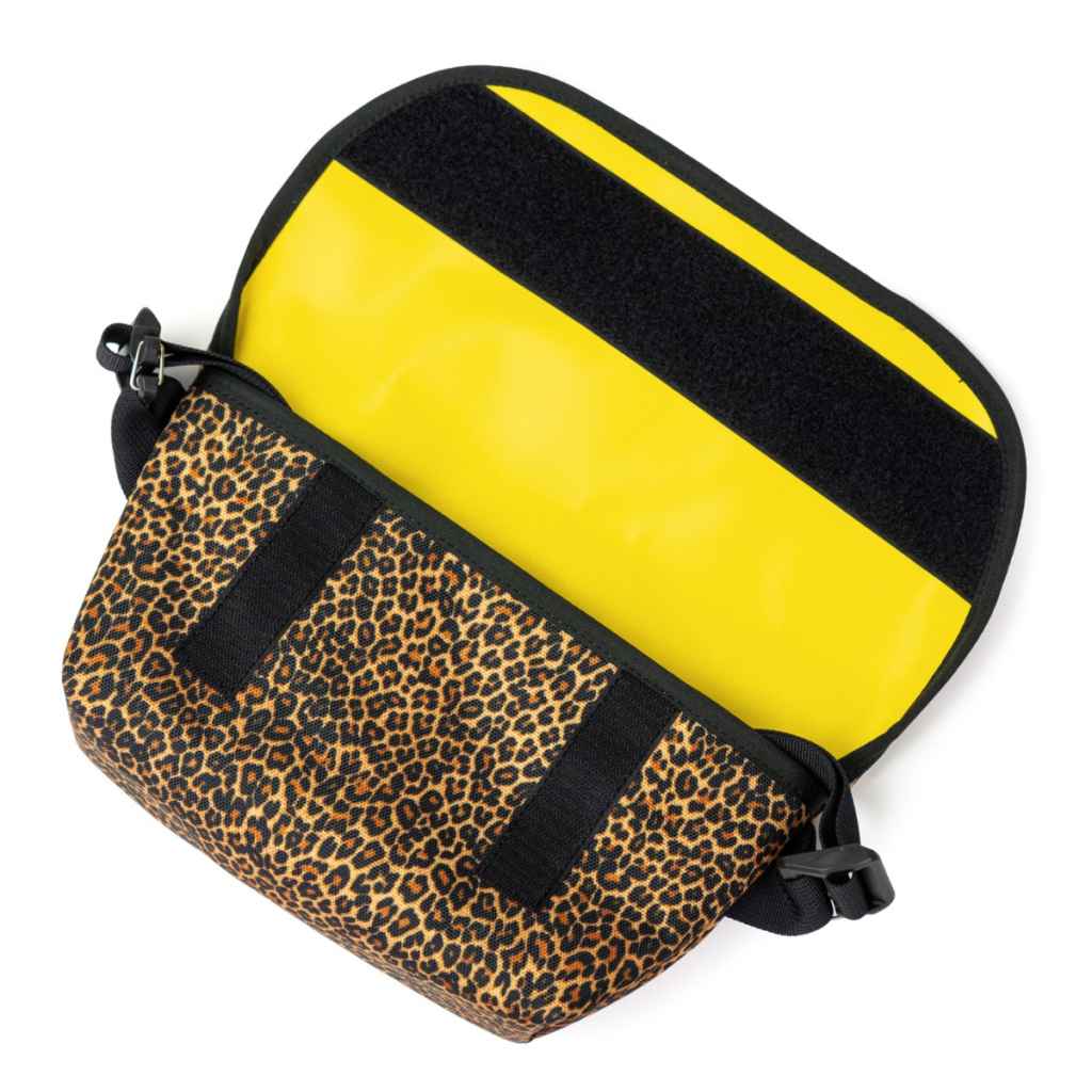 BLUE LUG* hip messenger (leopard) - BLUE LUG GLOBAL ONLINE STORE