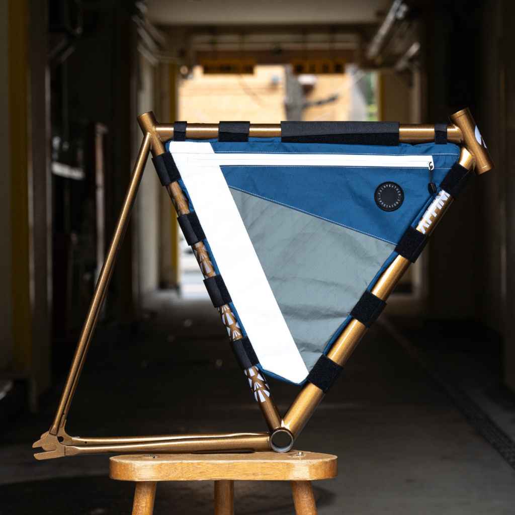 バッグ *FAIRWEATHER* frame bag (x-pac navy) FAIRWEATHER* frame bag for lo pro (x-pac/multi-panels) - BLUE LUG