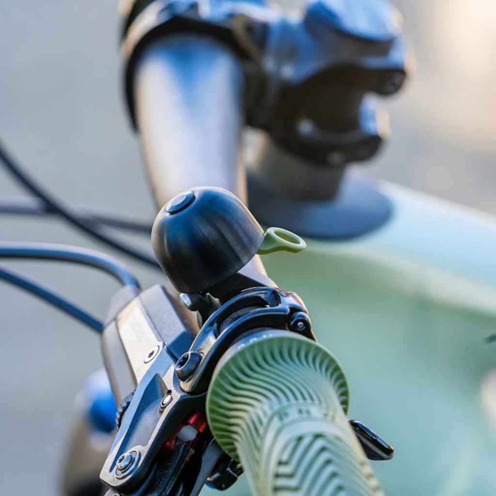 Spurcycle Original Bell ブラック/グリーン SPURCYCLE* compact bell (black/moss green) - BLUE LUG GLOBAL