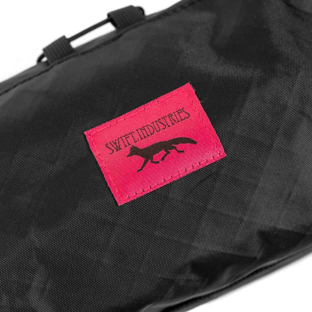 SWIFT INDUSTRIES* capstone handlebar bag (ecopak/black