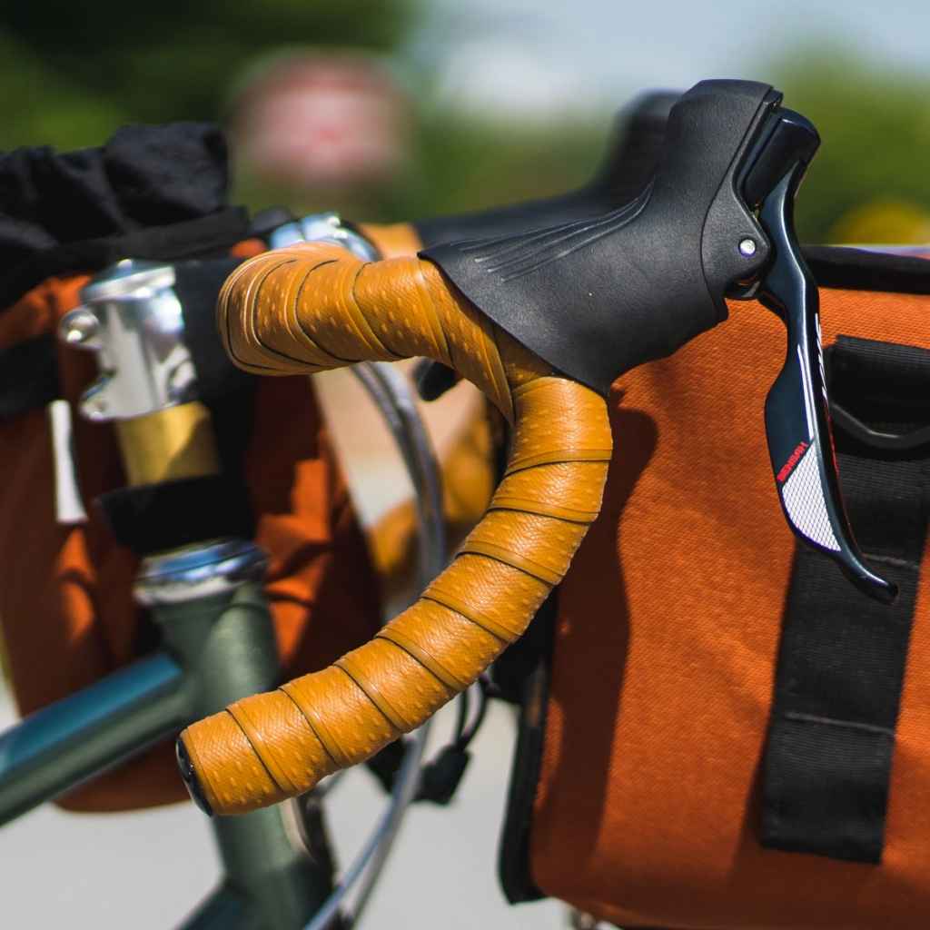パーツ VELO ORANGE grand cru leather bartape VELO ORANGE GRAND CRU PERFORATED LEATHER BAR TAPE WITH