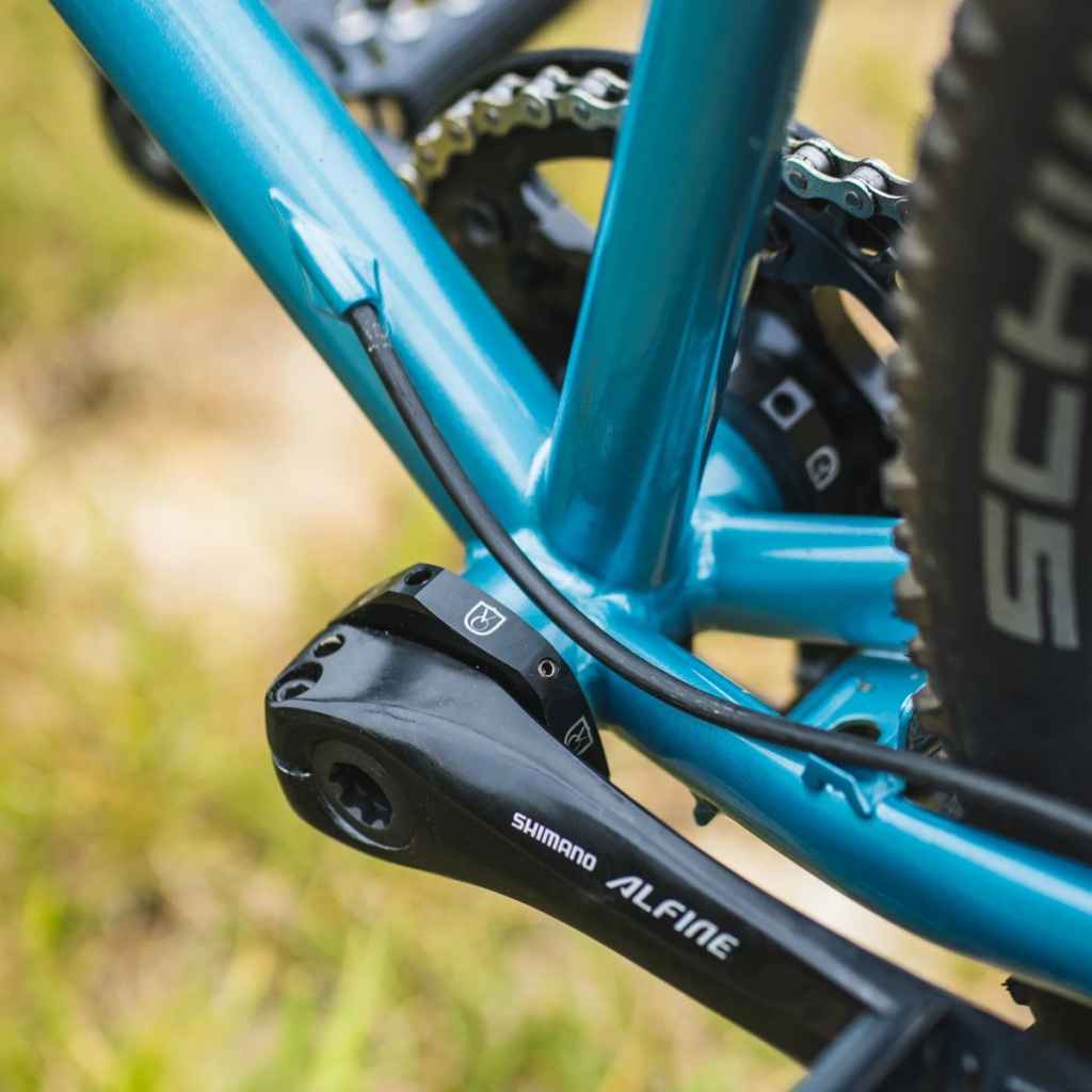 VELO ORANGE* eccentric english threaded bottom bracket (black