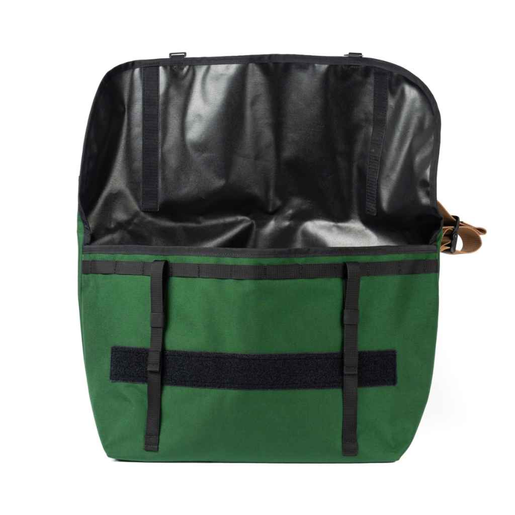 バッグ BLUE LUGthe messenger bag custom order BLUE LUG* the messenger bag (black/reflector) - BLUE LUG