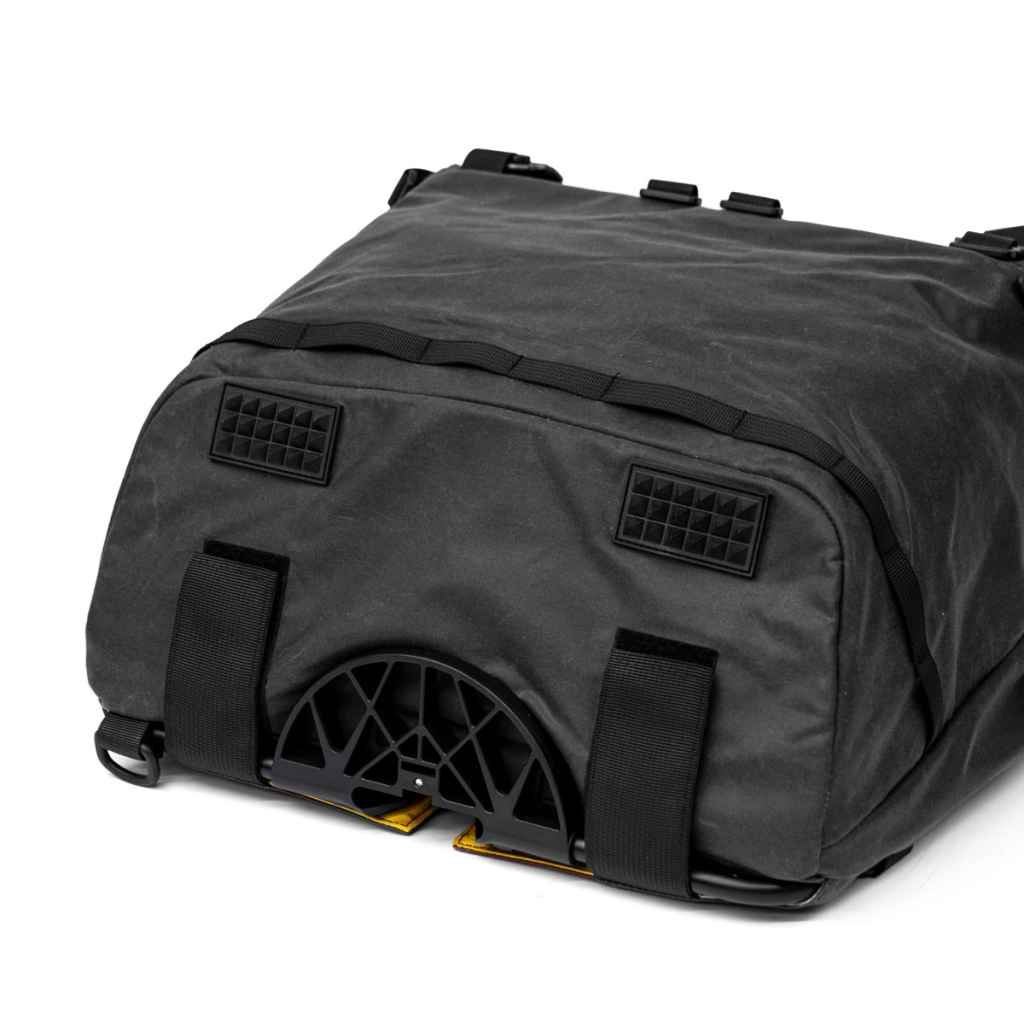 「最終値下げ」*EERDER AL* xplorer front bag EERDER METAAL* xplorer front bag (black) - BLUE LUG GLOBAL