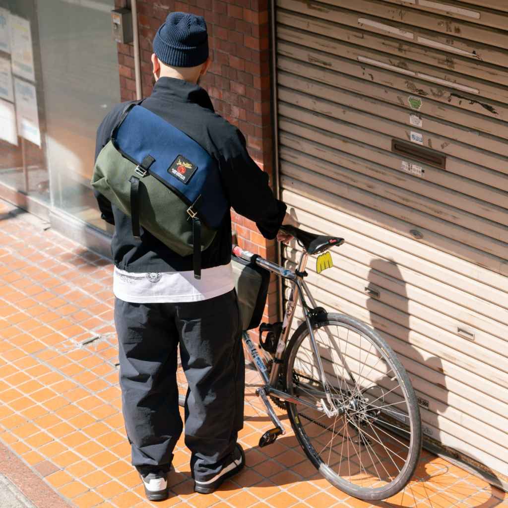 DE MARTINI* 3601 messenger bag (canvas black) - BLUE LUG