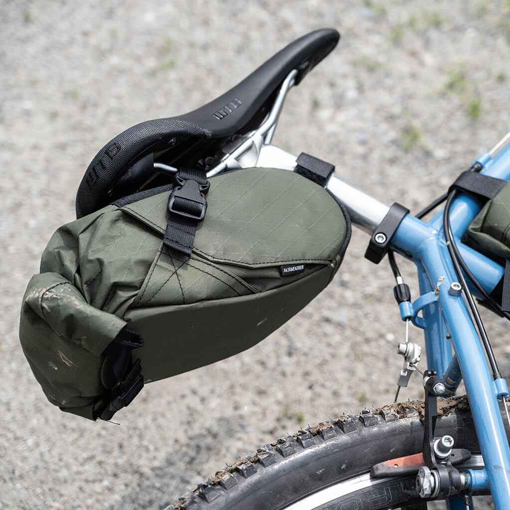 FAIRWEATHER* seat bag mini (olive) - BLUE LUG GLOBAL ONLINE STORE