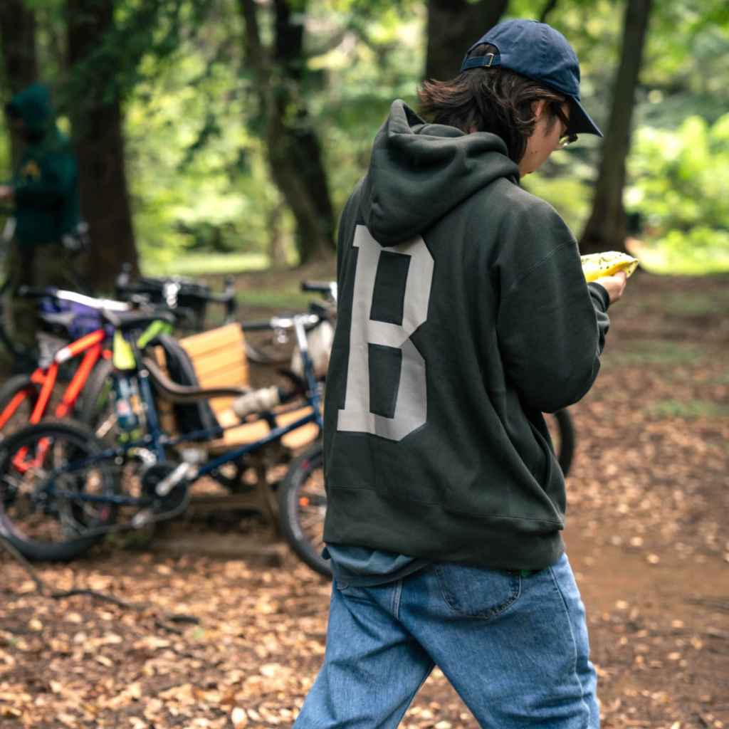 CHAMPION* PILGRIM×BLUE LUG reverse weave hoodie (charcoal) - BLUE