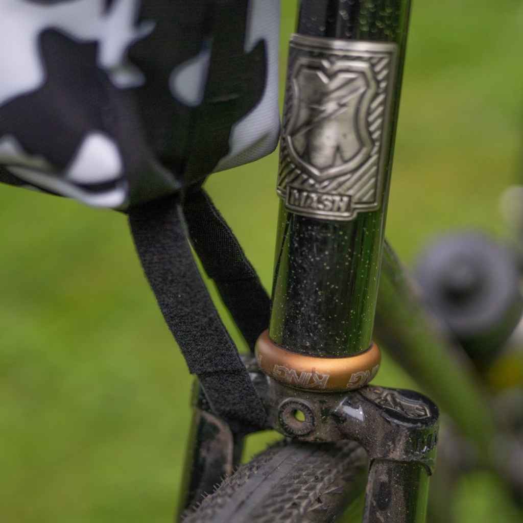 セール商品が満載 OUTER SHELL ADVENTURE* stem caddy (blacked out) - BLUE LUG アクセサリー