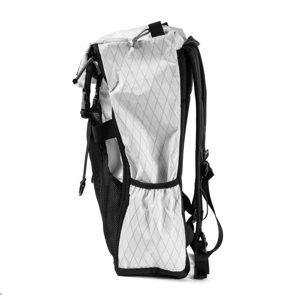 ILE* race day bag (white) - BLUE LUG GLOBAL ONLINE STORE