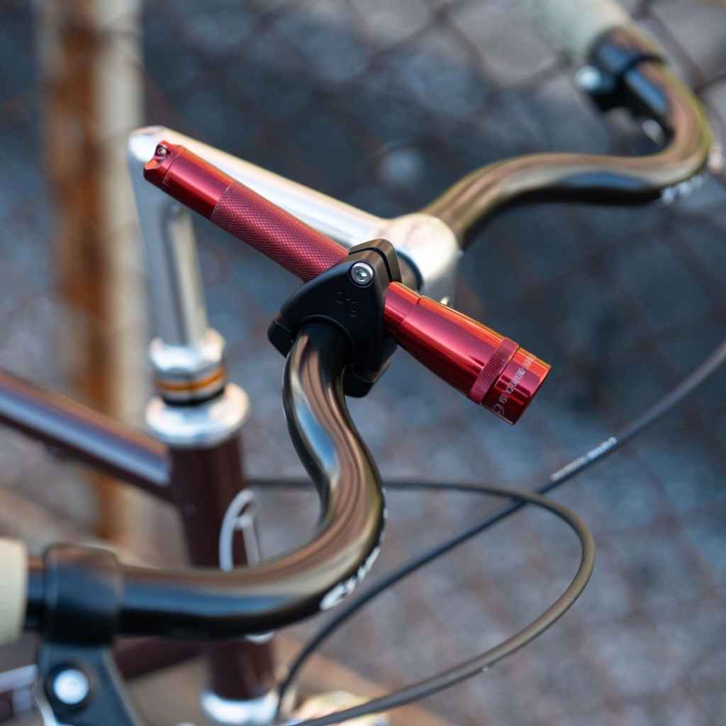 □ DKG MAGLITE MINI MOUNT＋PAUL GINOセット DKG* maglite mini mount (silver) - BLUE LUG GLOBAL ONLINE STORE