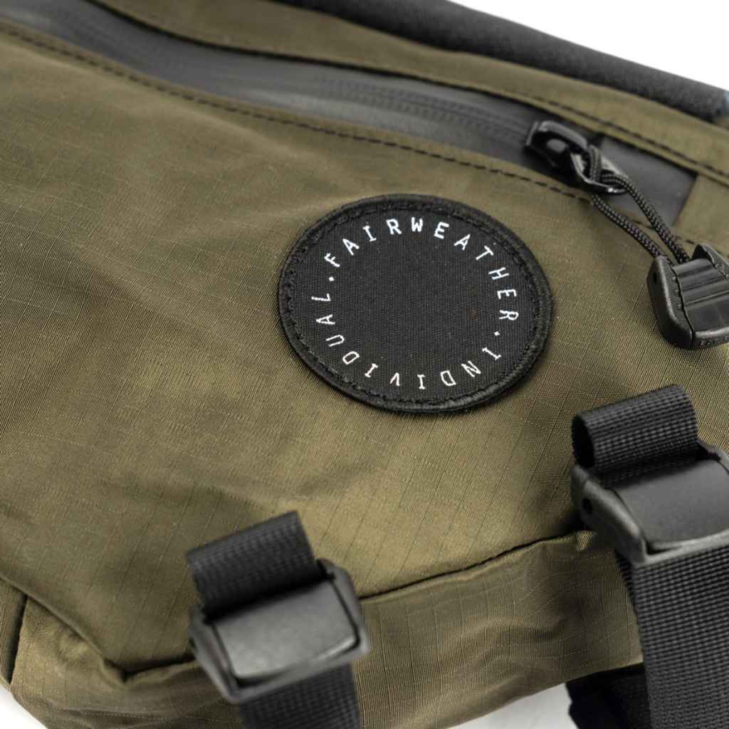 【売れ筋】 BLUE - (olive) half bag frame FAIRWEATHER* LUG ONLINE GLOBAL アクセサリー