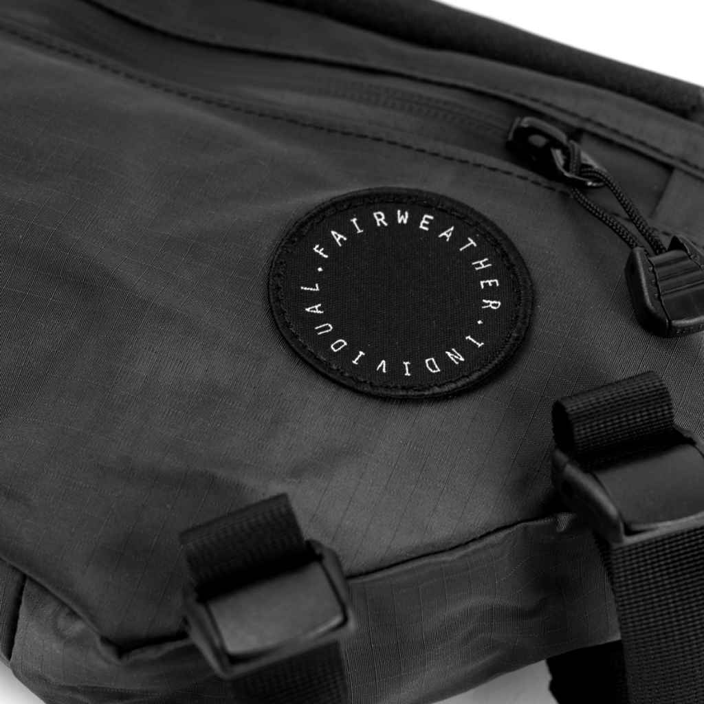 FAIRWEATHER* frame bag half (black) - BLUE LUG GLOBAL ONLINE