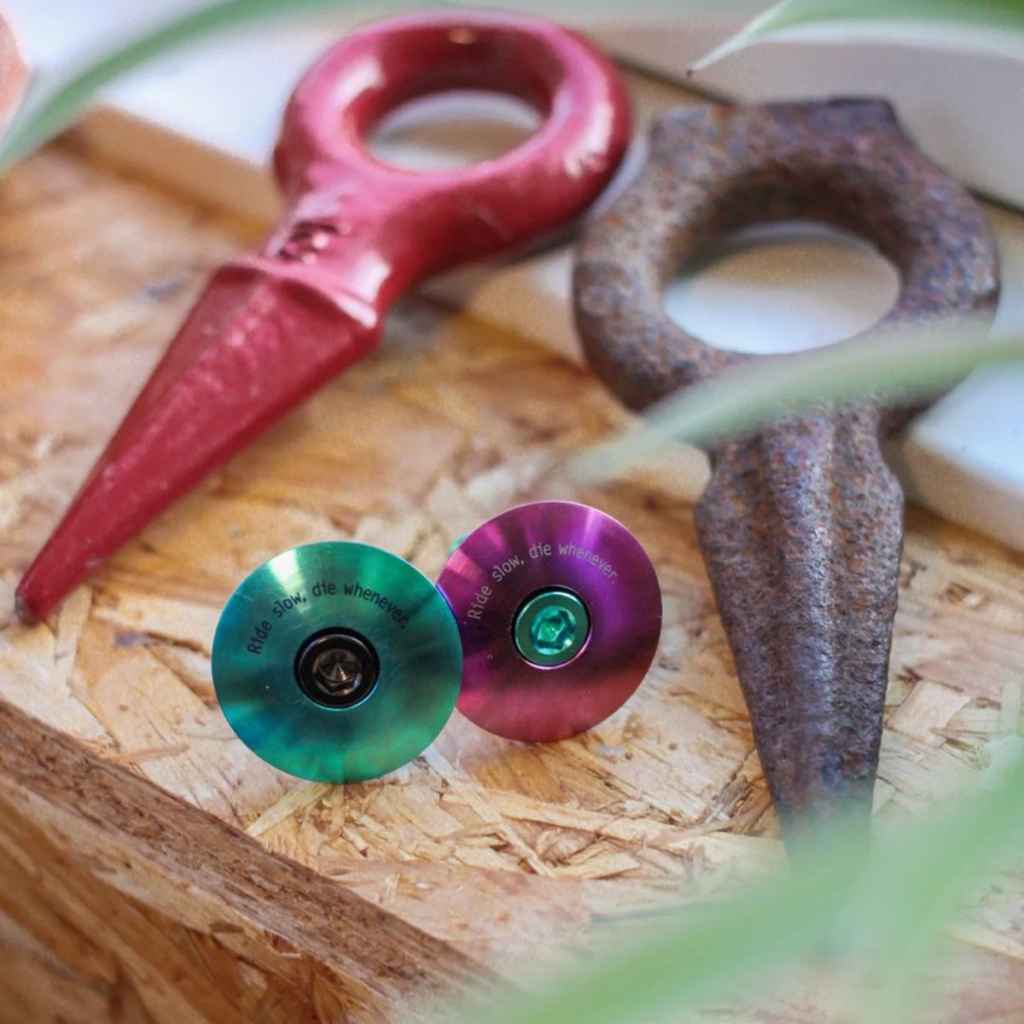 STRIDSLAND* titanium top cap (purple/black bolt) - BLUE LUG GLOBAL